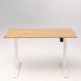 Birou reglabil pe inaltime electric IntelliDesk, inaltime reglabila, blat stejar 140x70 cm, cadru alb, 2 motoare, controler digital cu memorie, sistem anticoliziune, nou