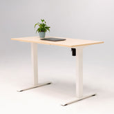 Birou reglabil electric SmartAdjust, inaltime reglabila, blat crem 140x70 cm, cadru alb, controler sus/jos, 1 motor, nou