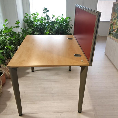 Birou Techo artar dimensiuni 100x80 cm, separator frontal, cadru metalic gri - second hand