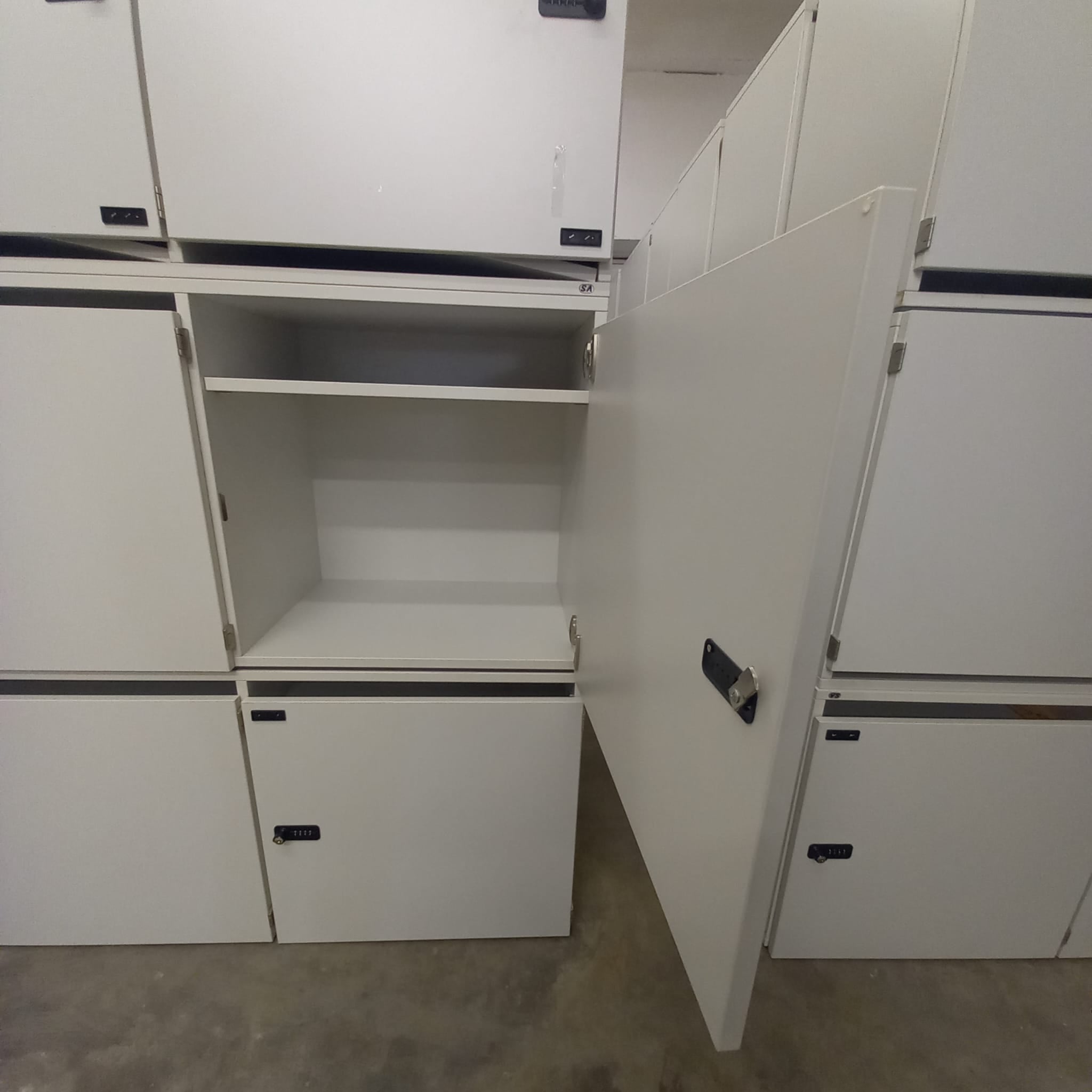 Dulap Locker alb marca VS 120x67x35 cm, 2 usi - second hand