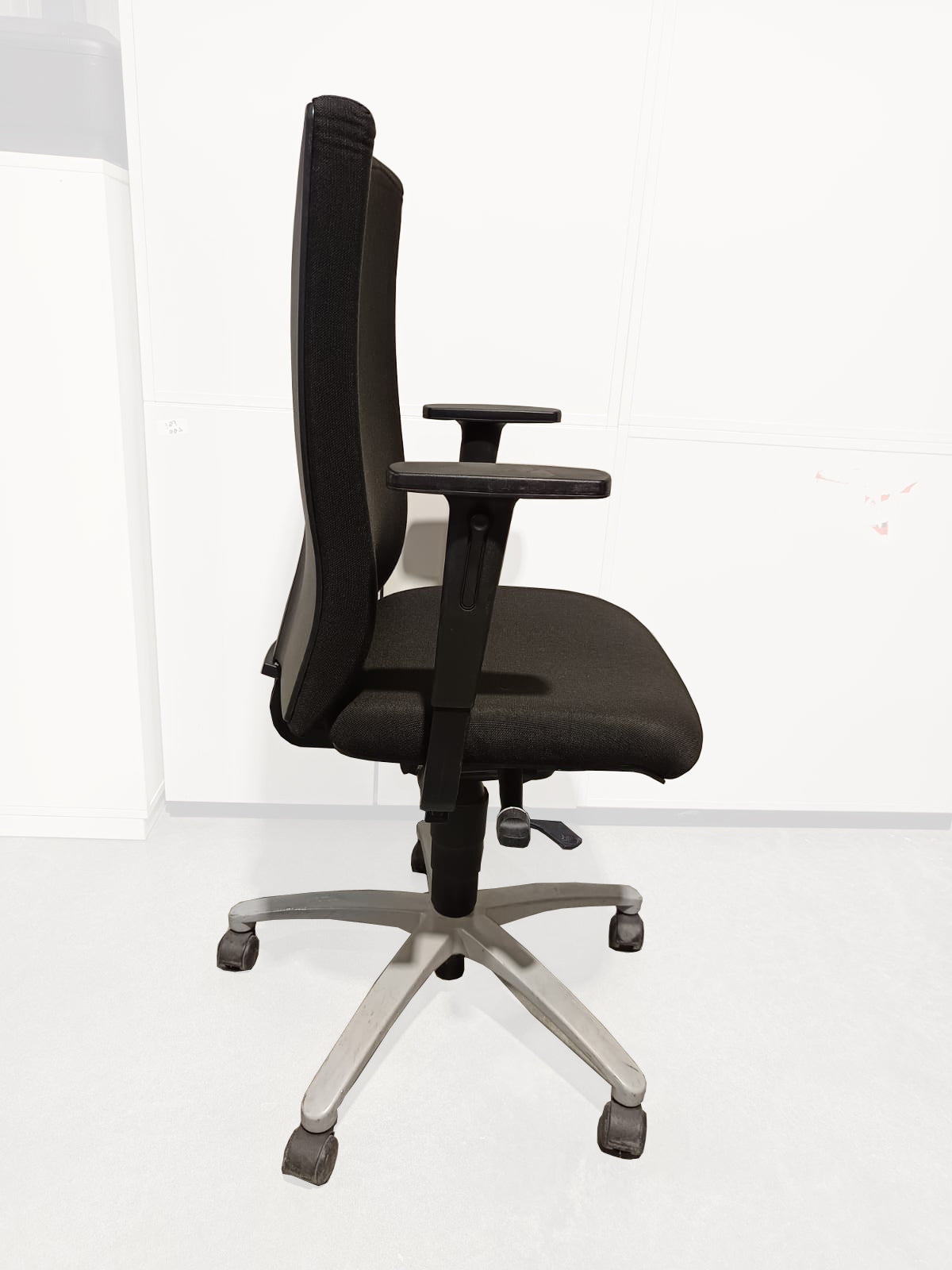 Scaun ergonomic pivotant Dauphin AJ 3661 - second hand