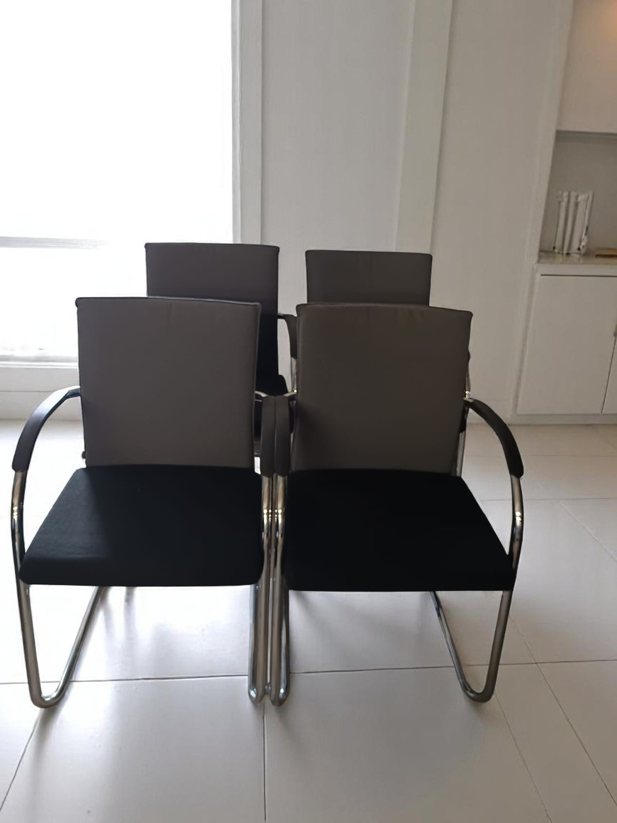 Set 4 scaune OKAY.II bicolor negru gri - second hand