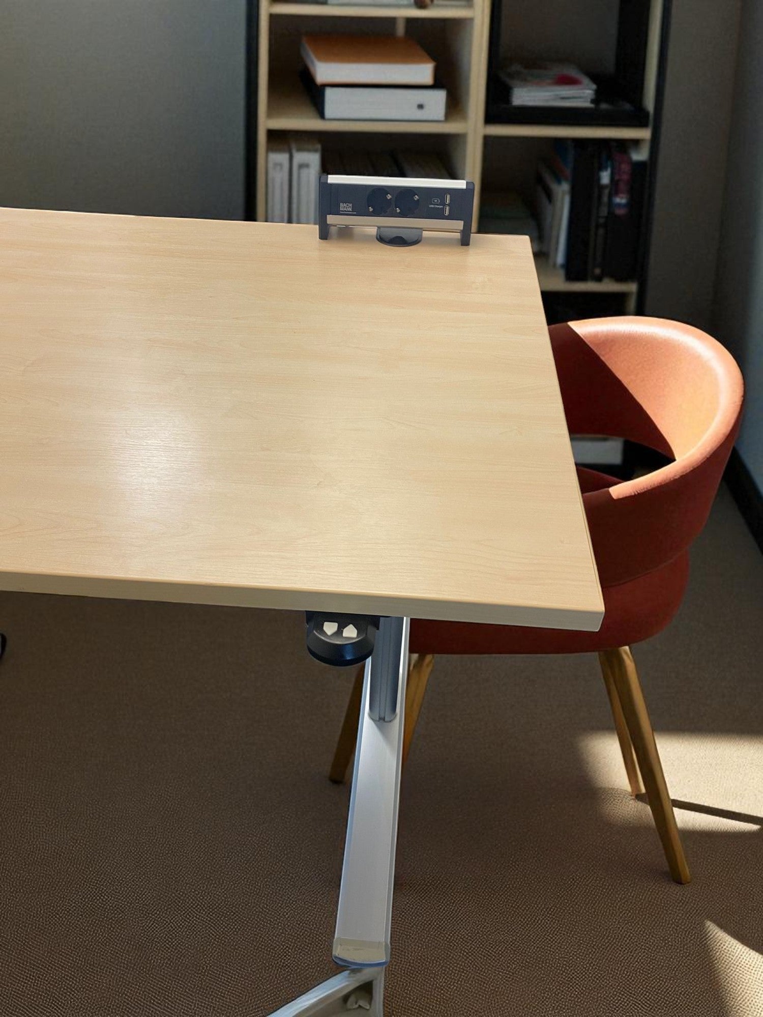 LOT 6 birouri electrice marca Vielhauer 160x80 cm cu finisaj arțar – second hand