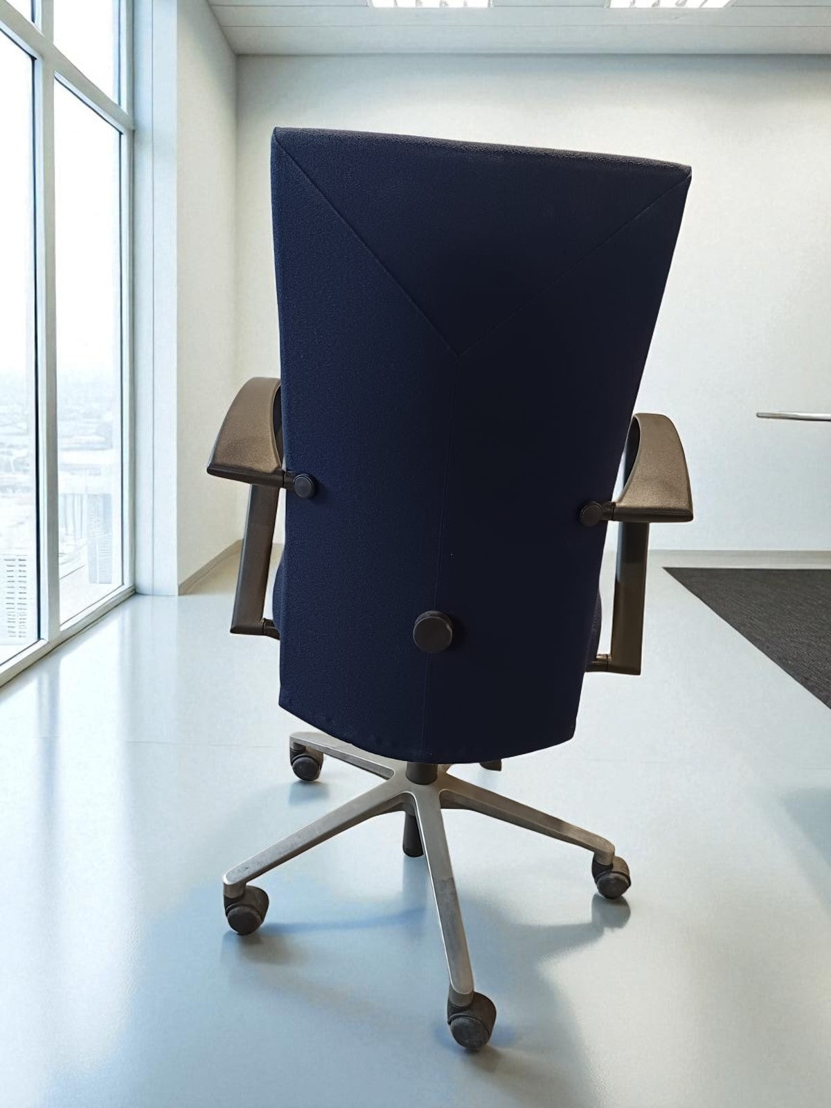 Scaun birou Vitra Antonio Citterio – ergonomic, albastru închis – second hand