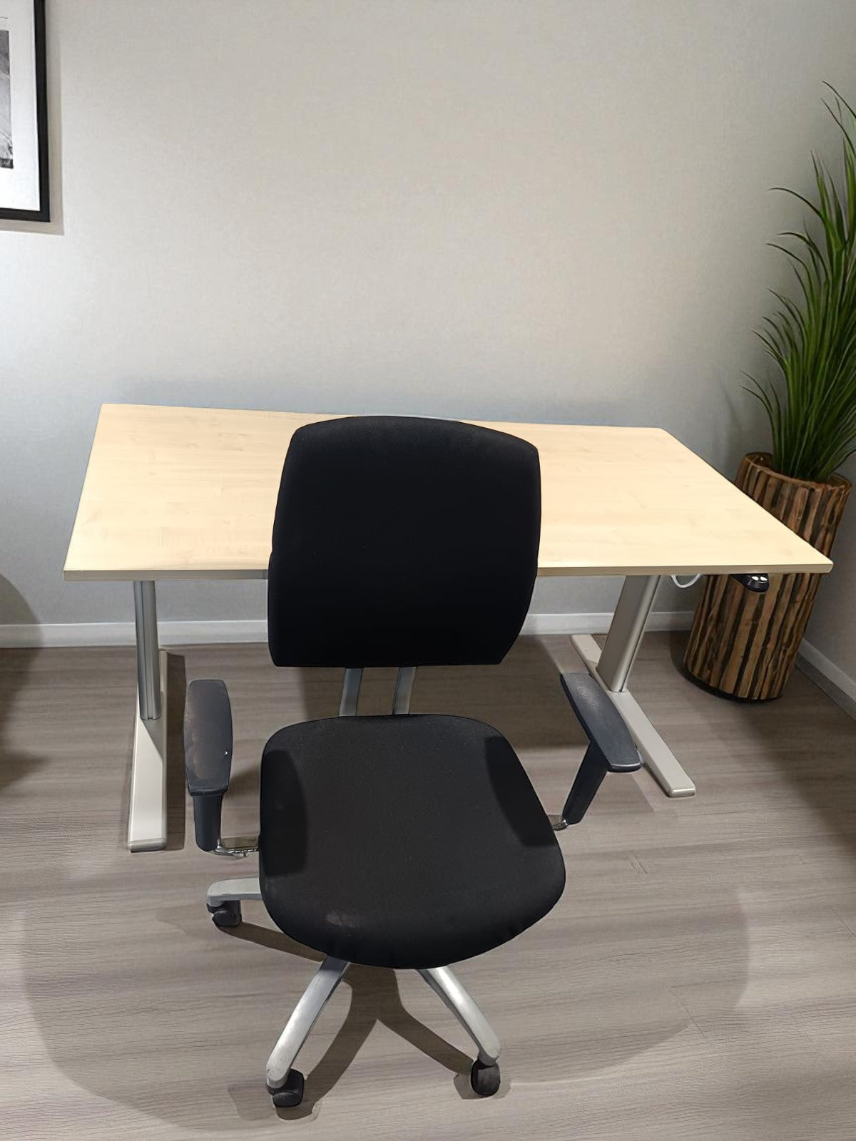 Set Birou electric Vielhauer 160x80 cm Cu scaun ergonomic marca Drabert – second hand